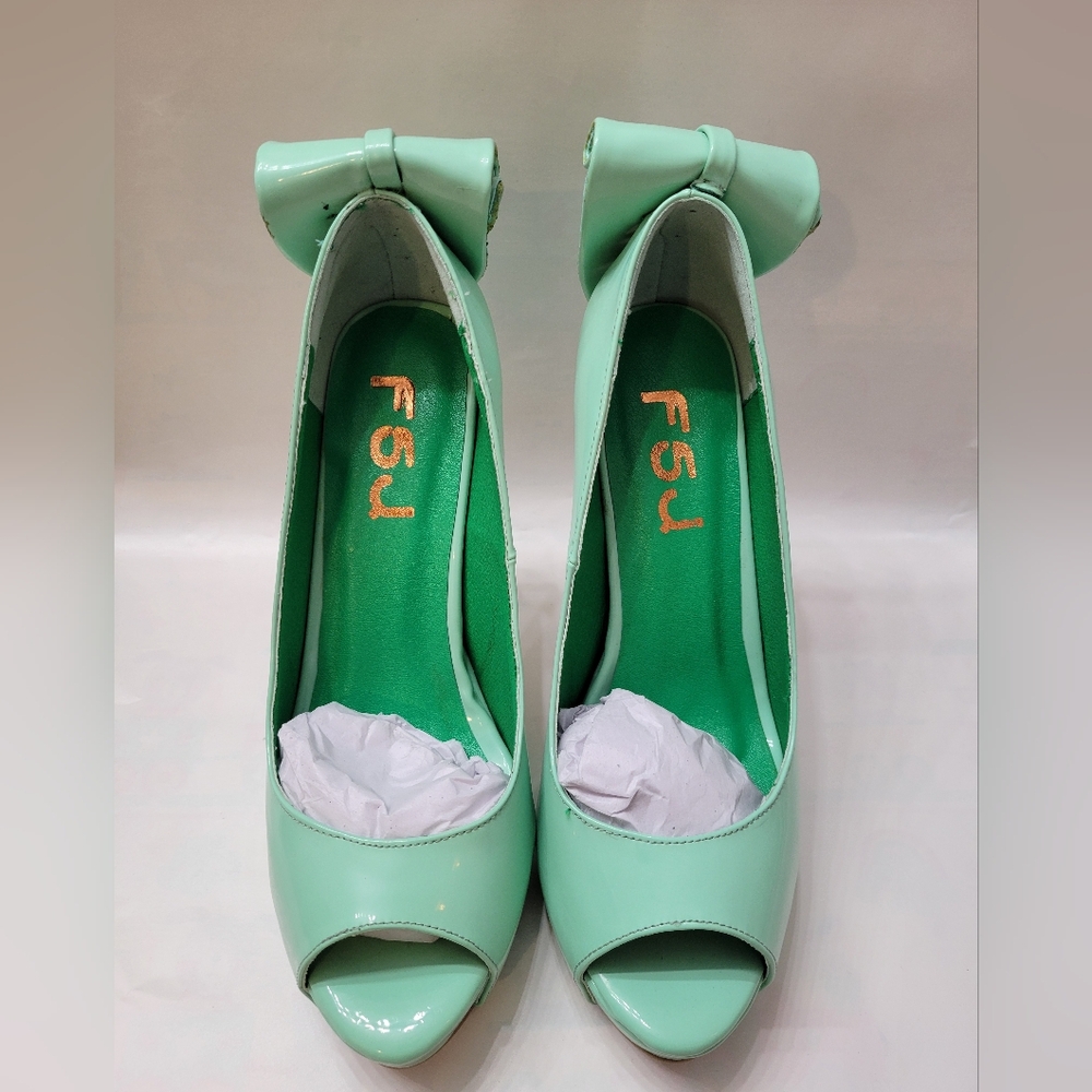 NEW FSJ Mint Green Heels Size 7.5 - Picture 2 of 8